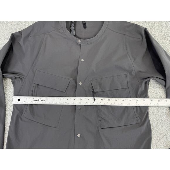 Lululemon Lab Confluence Mens Snapdown Shirt Pockets Men's Medium Charcoal - Picture 6 of 13
